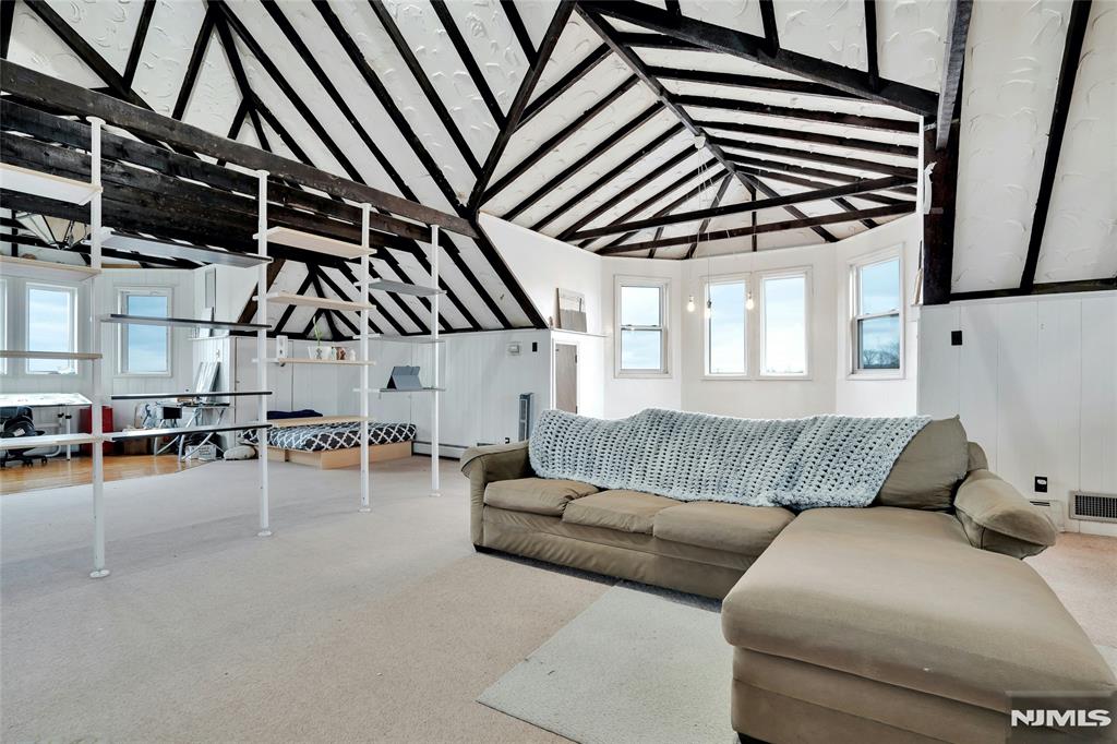 property viewer photo 17