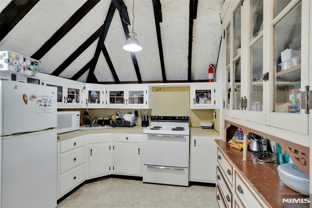 property viewer photo 18
