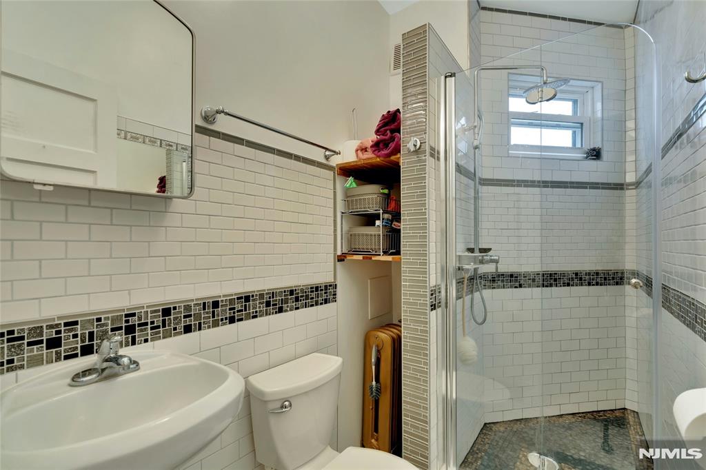 property viewer photo 20