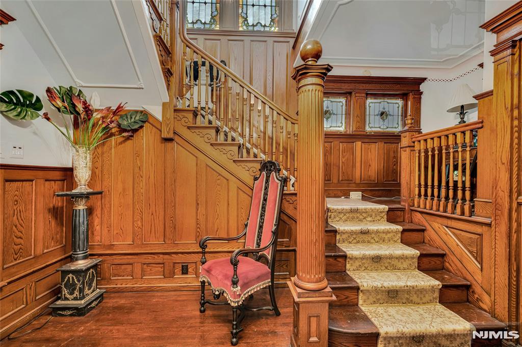 property viewer photo 3