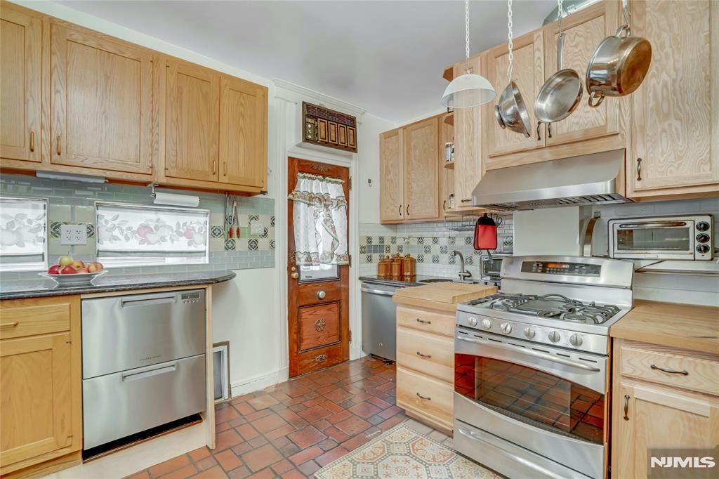 property viewer photo 7