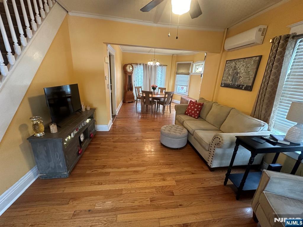 property viewer photo 4