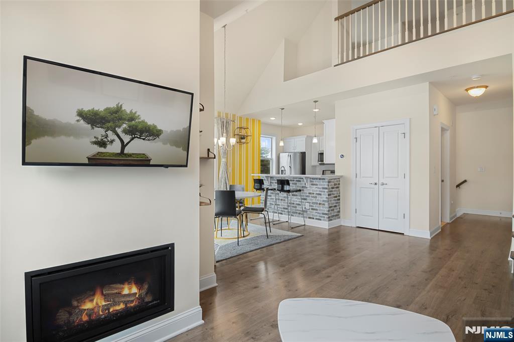 property viewer photo 5