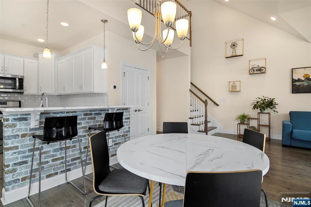 property viewer photo 7