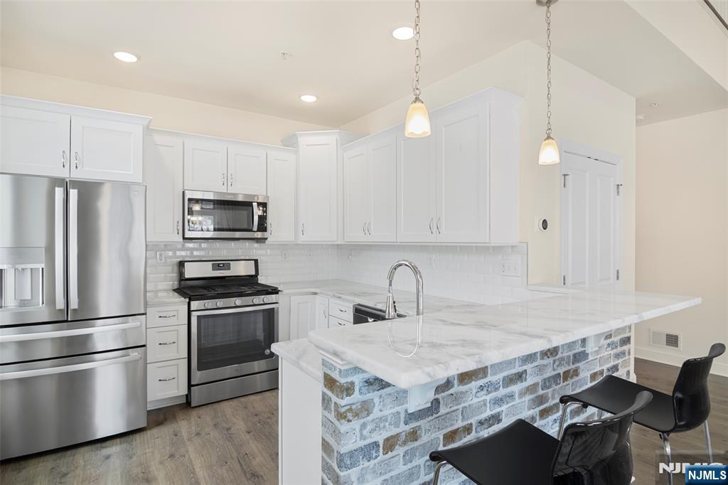 property viewer photo 8