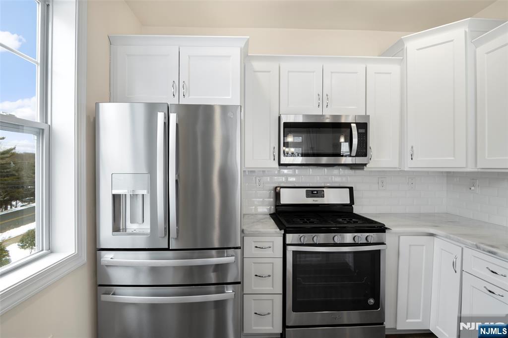 property viewer photo 9