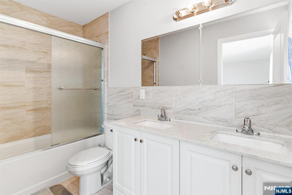 property viewer photo 12