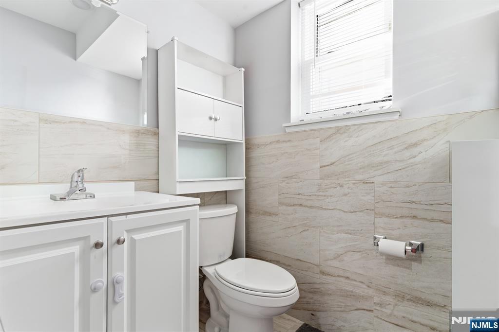 property viewer photo 18