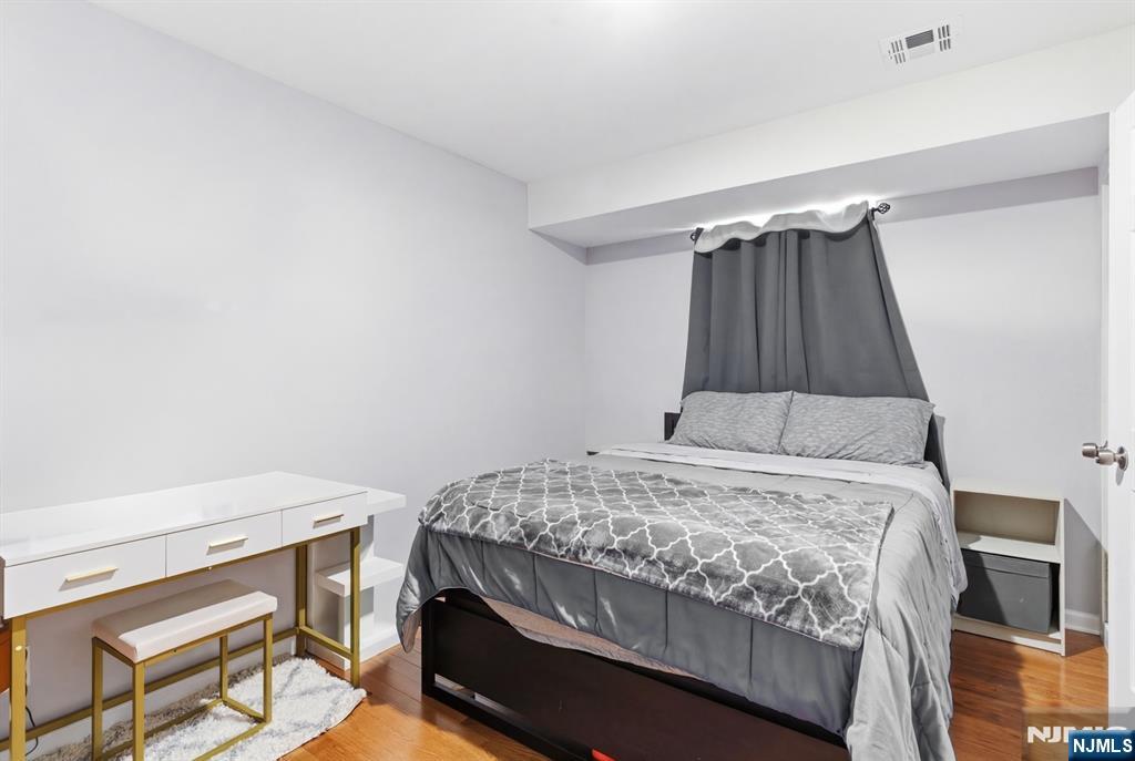 property viewer photo 20