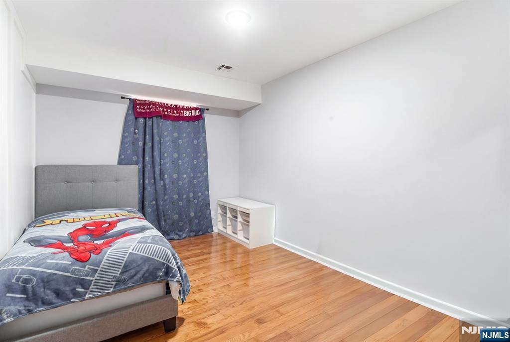 property viewer photo 21