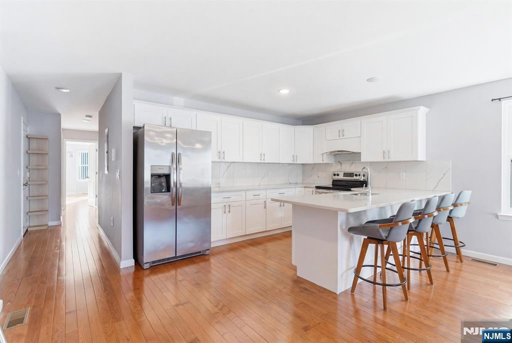 property viewer photo 3