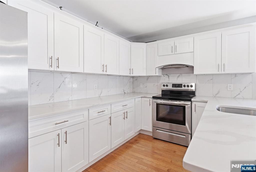 property viewer photo 4