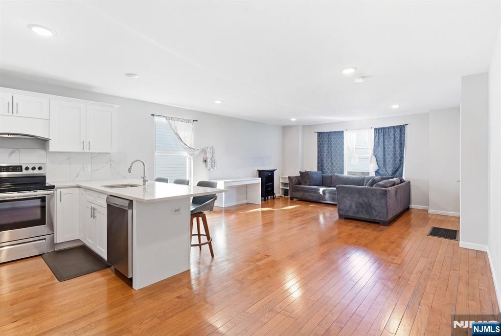 property viewer photo 5