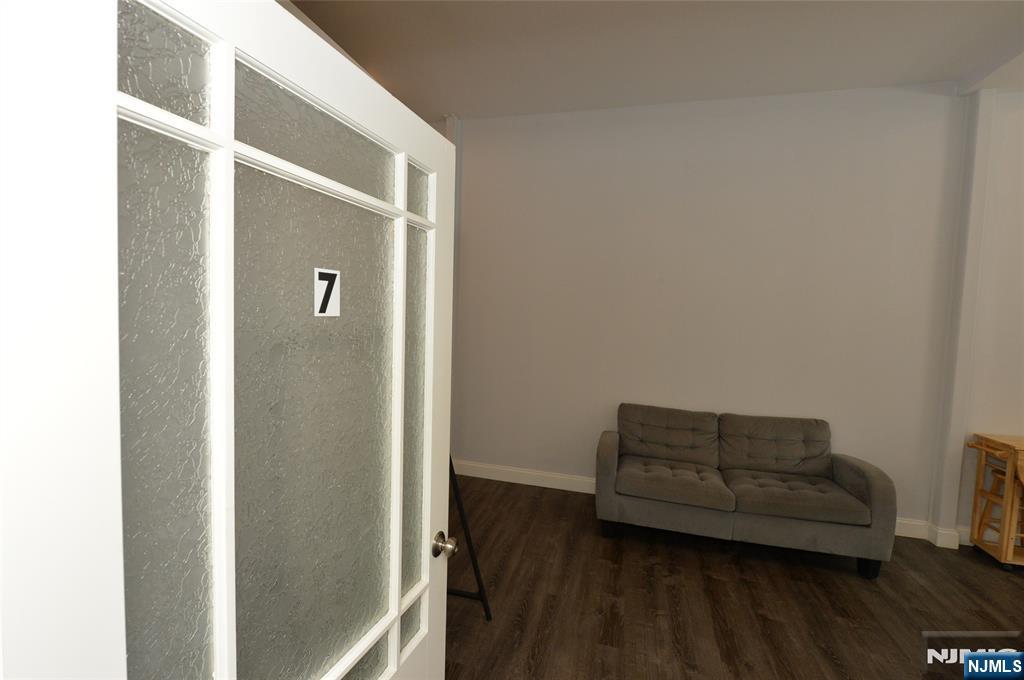 property viewer photo 2