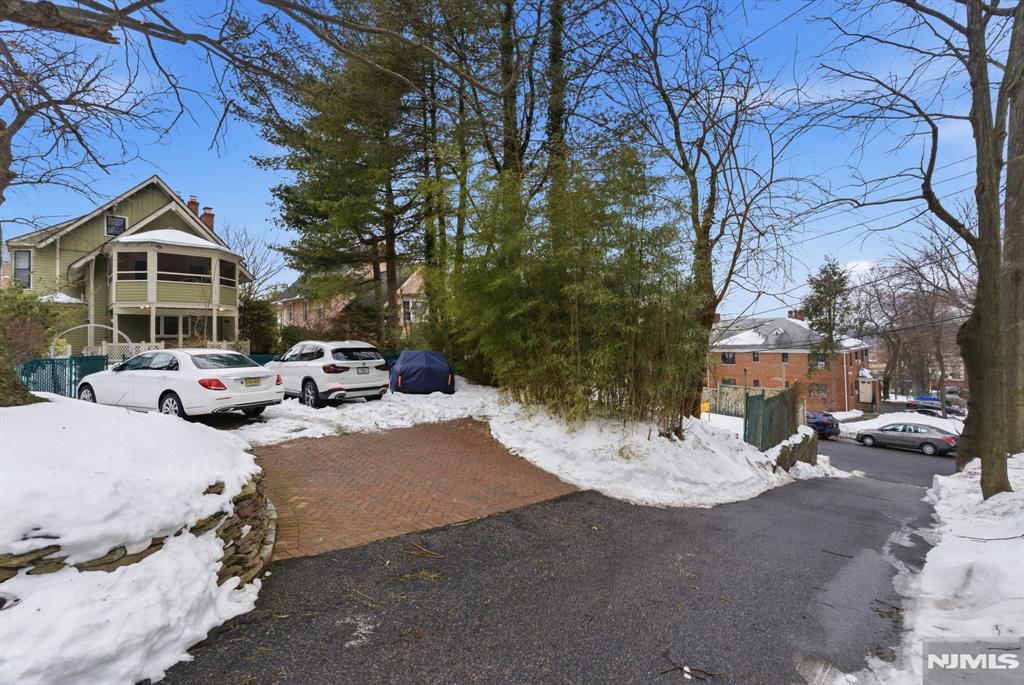 main property photo 39