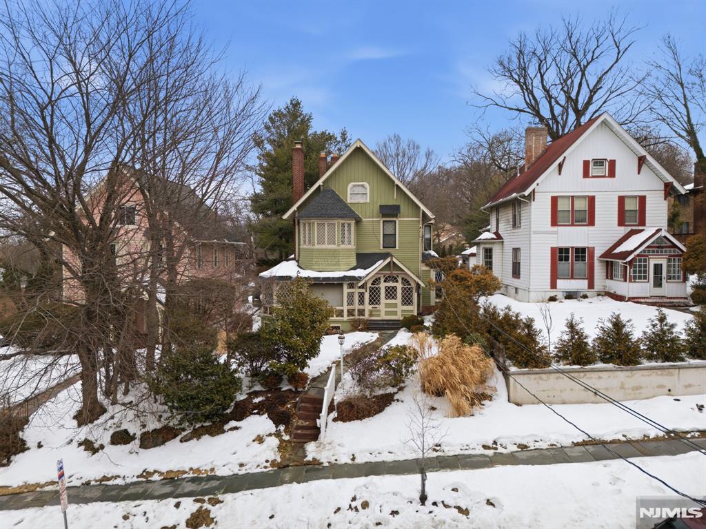 main property photo 40