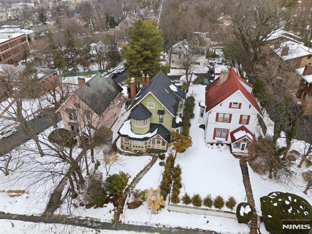main property photo 41