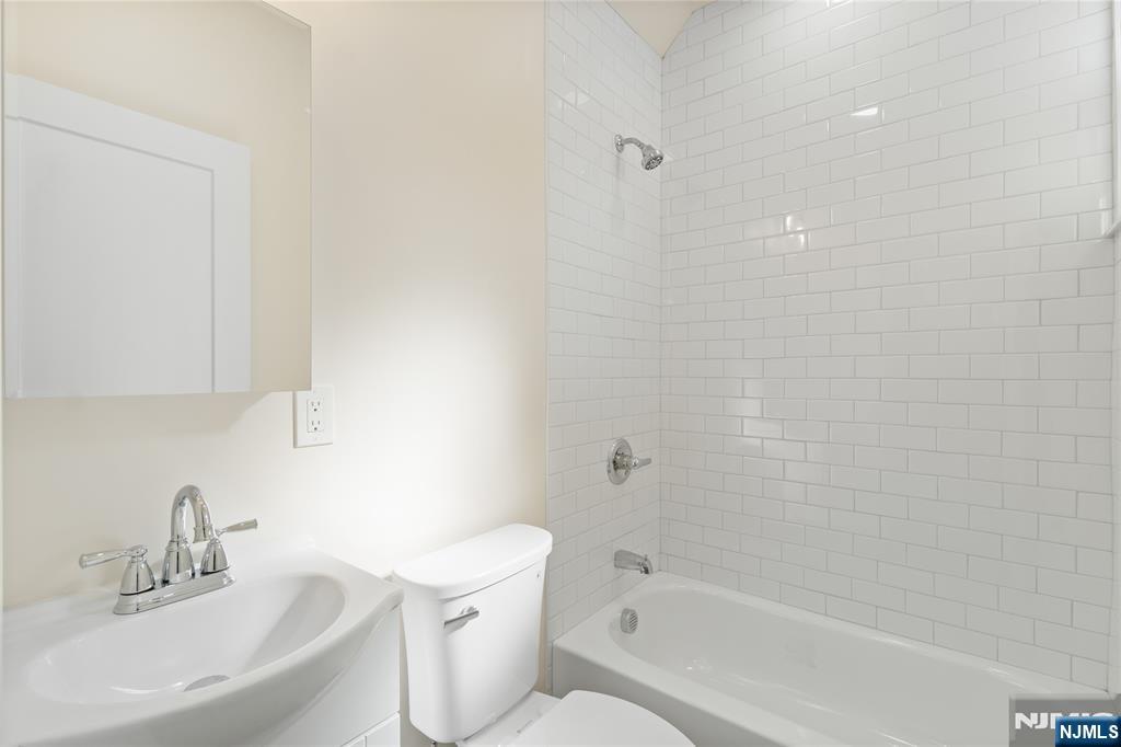 property viewer photo 15