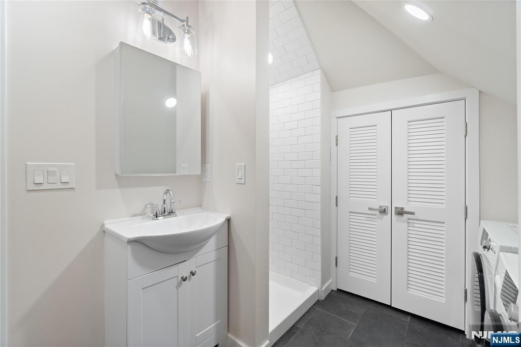 property viewer photo 20