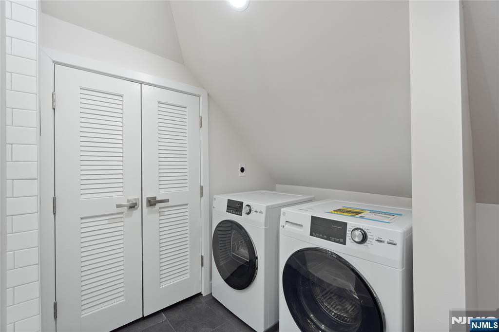 property viewer photo 22
