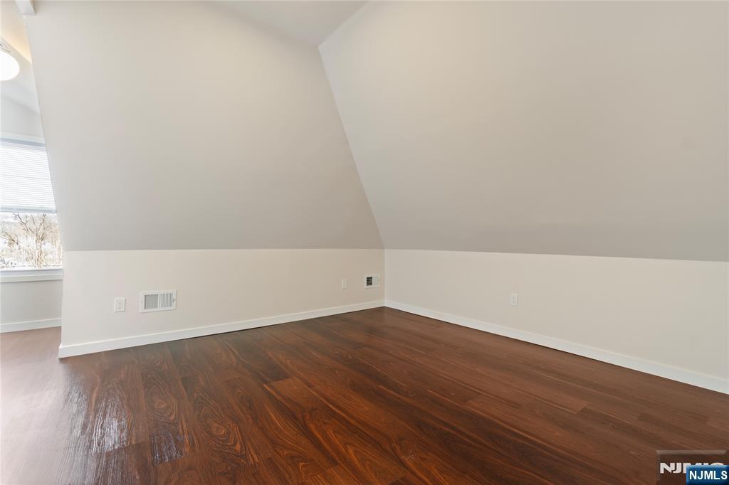 property viewer photo 6