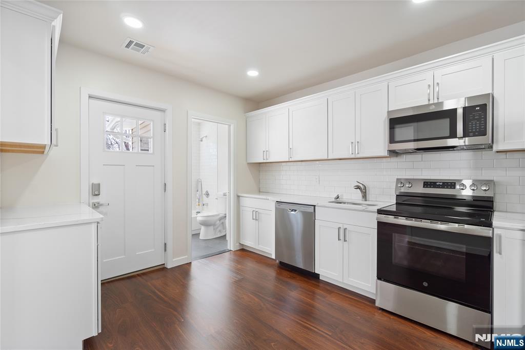 property viewer photo 7