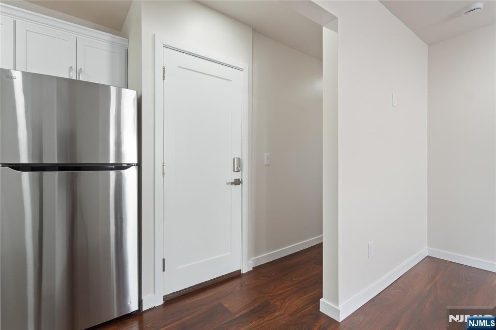 property viewer photo 9