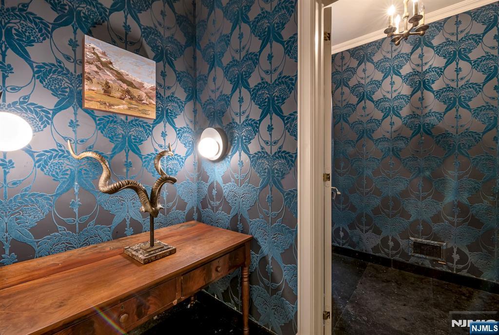property viewer photo 13