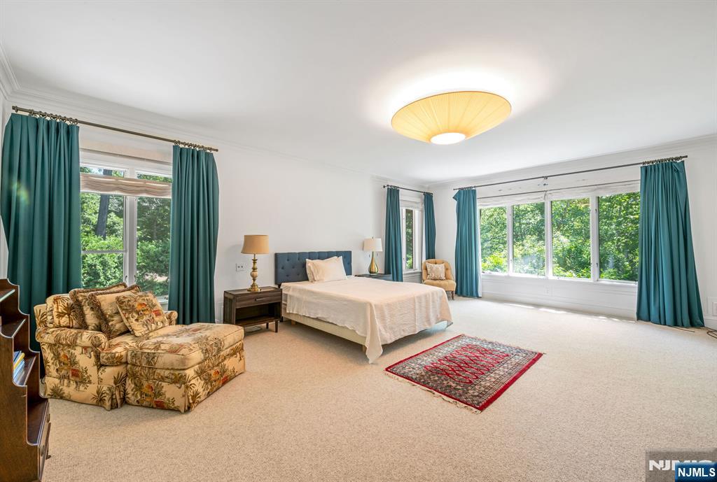 property viewer photo 16
