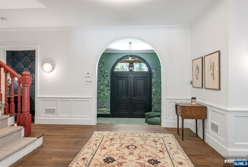 property viewer photo 2