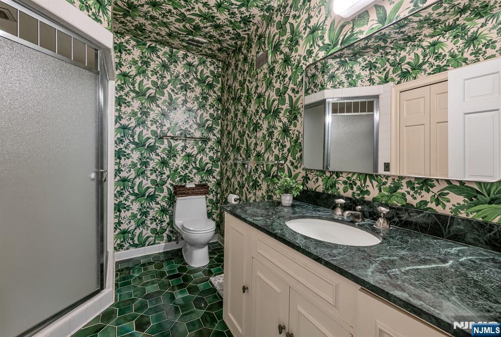 property viewer photo 25