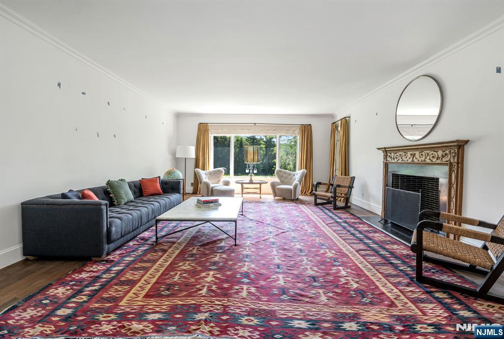 property viewer photo 4