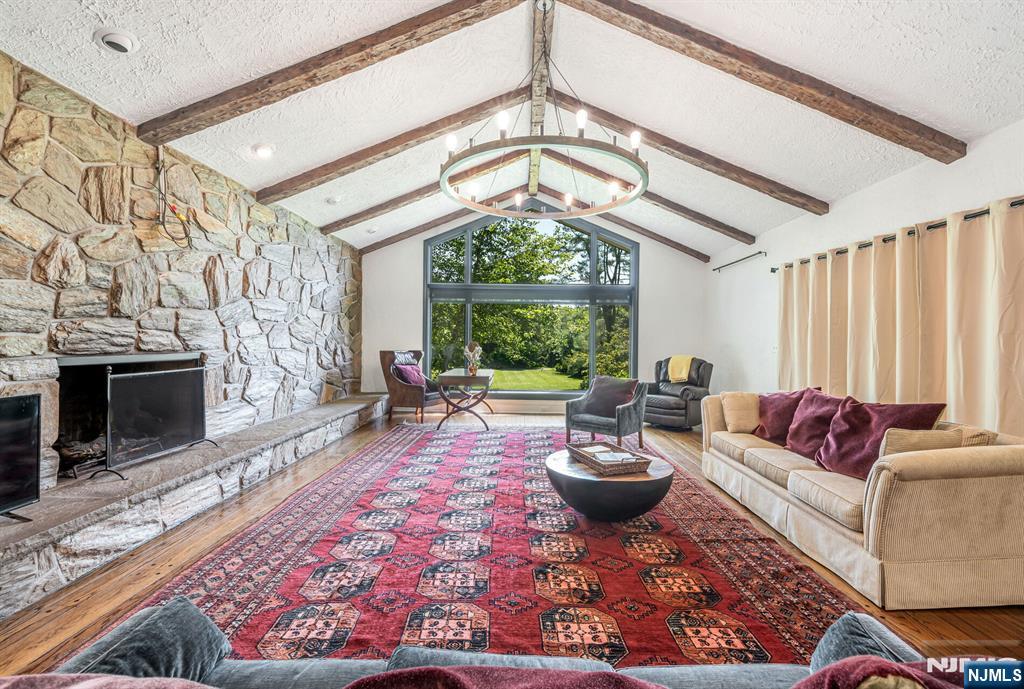 property viewer photo 6