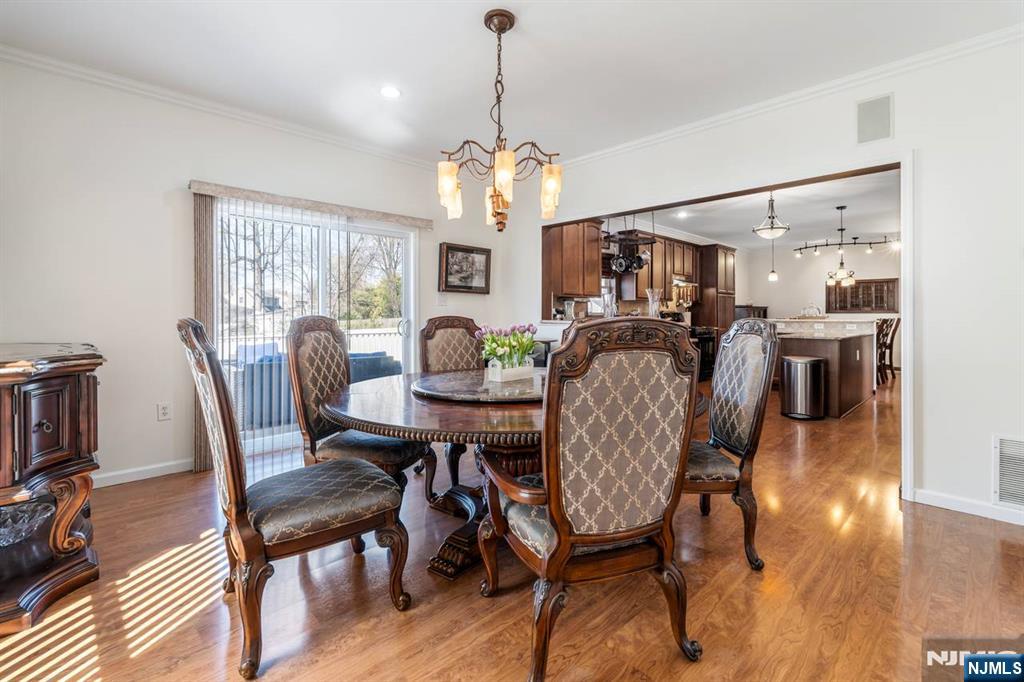property viewer photo 12