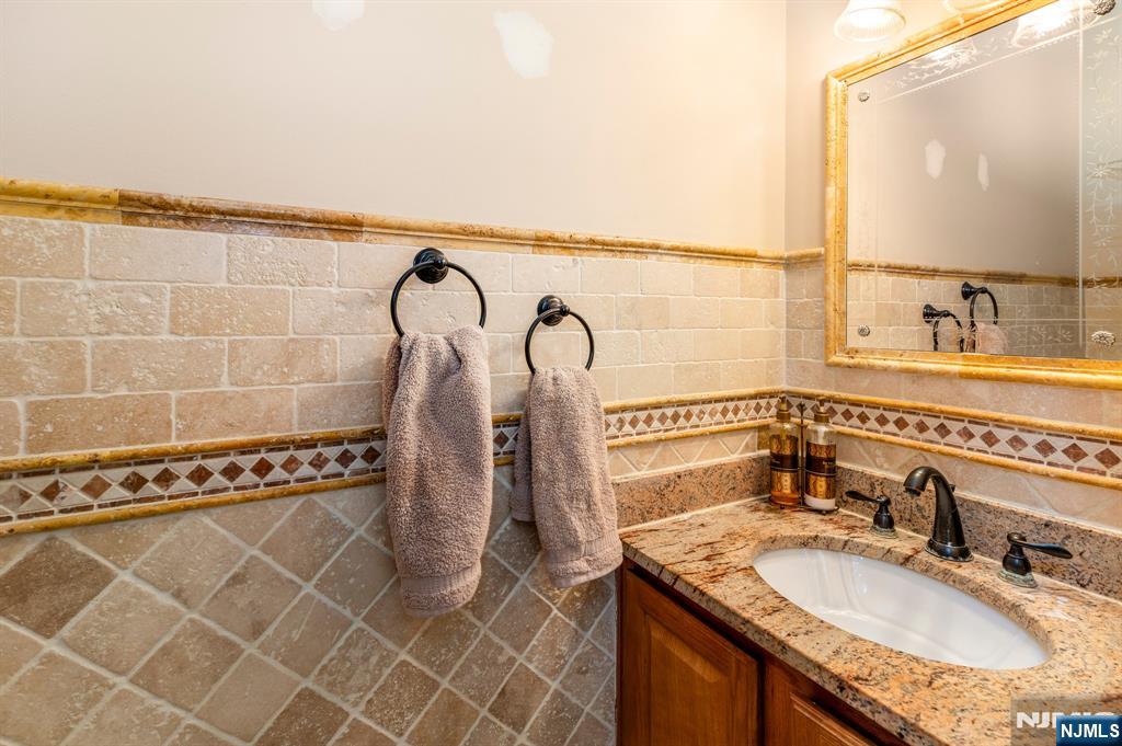 property viewer photo 14