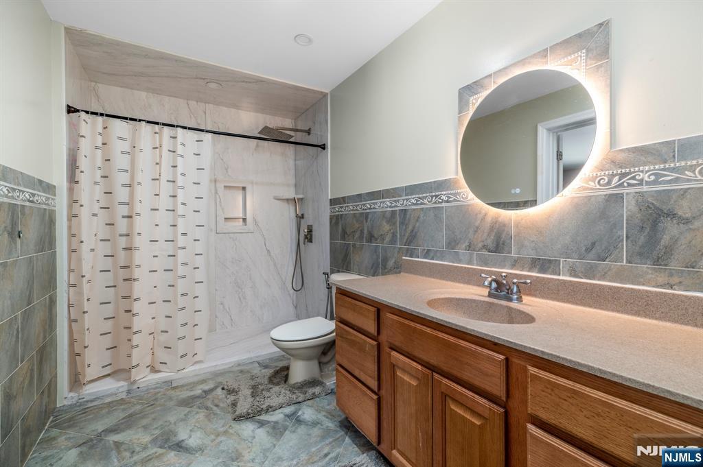 property viewer photo 16