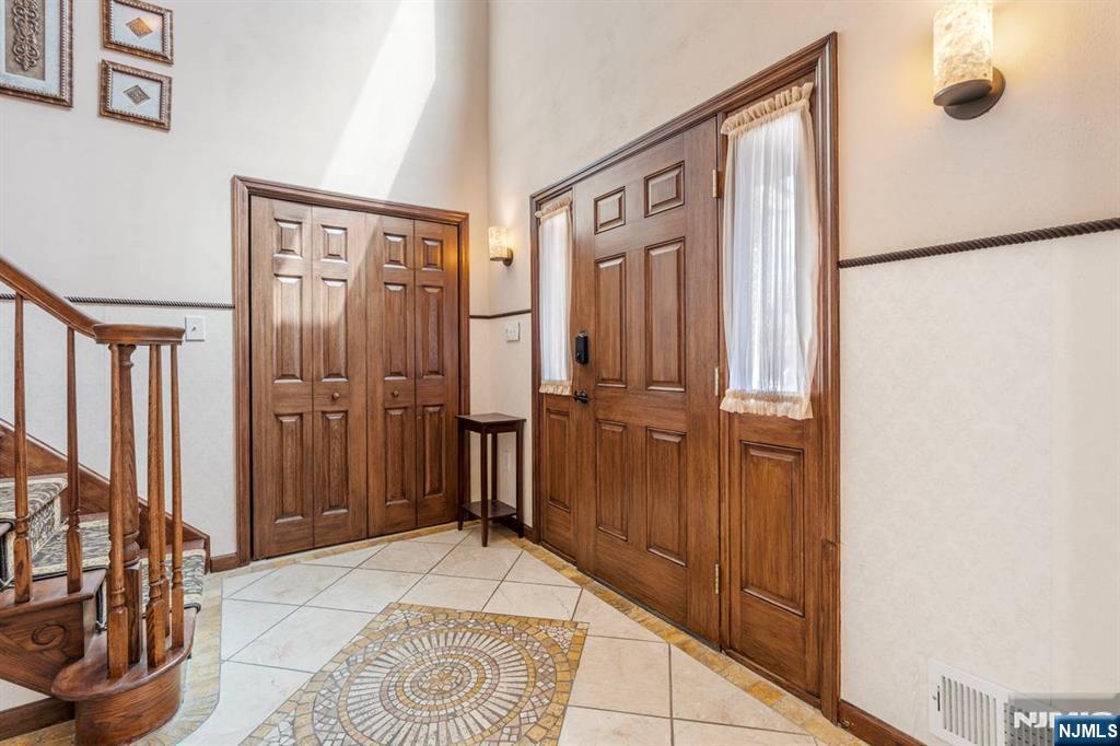 property viewer photo 3