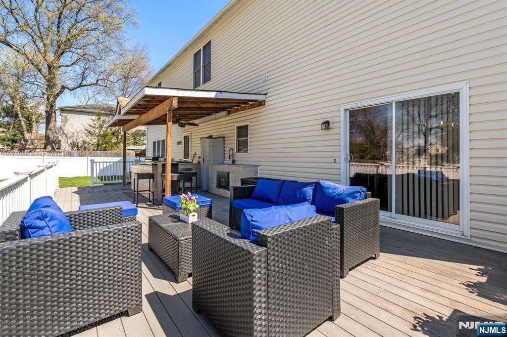 property viewer photo 35