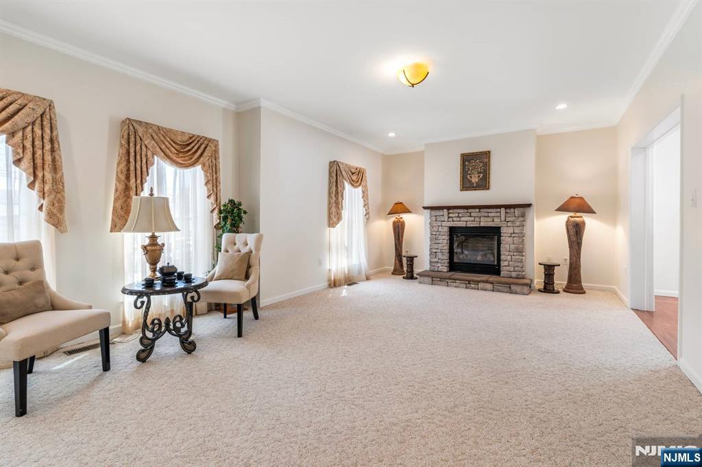 property viewer photo 5