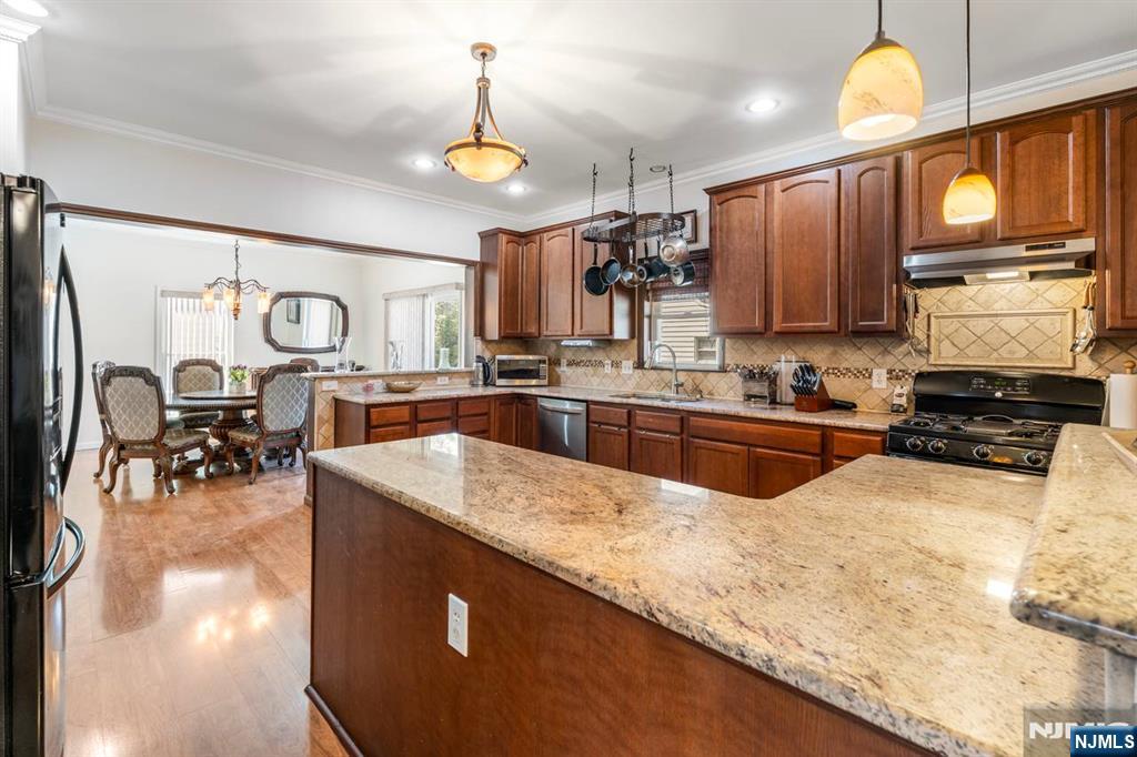 property viewer photo 7