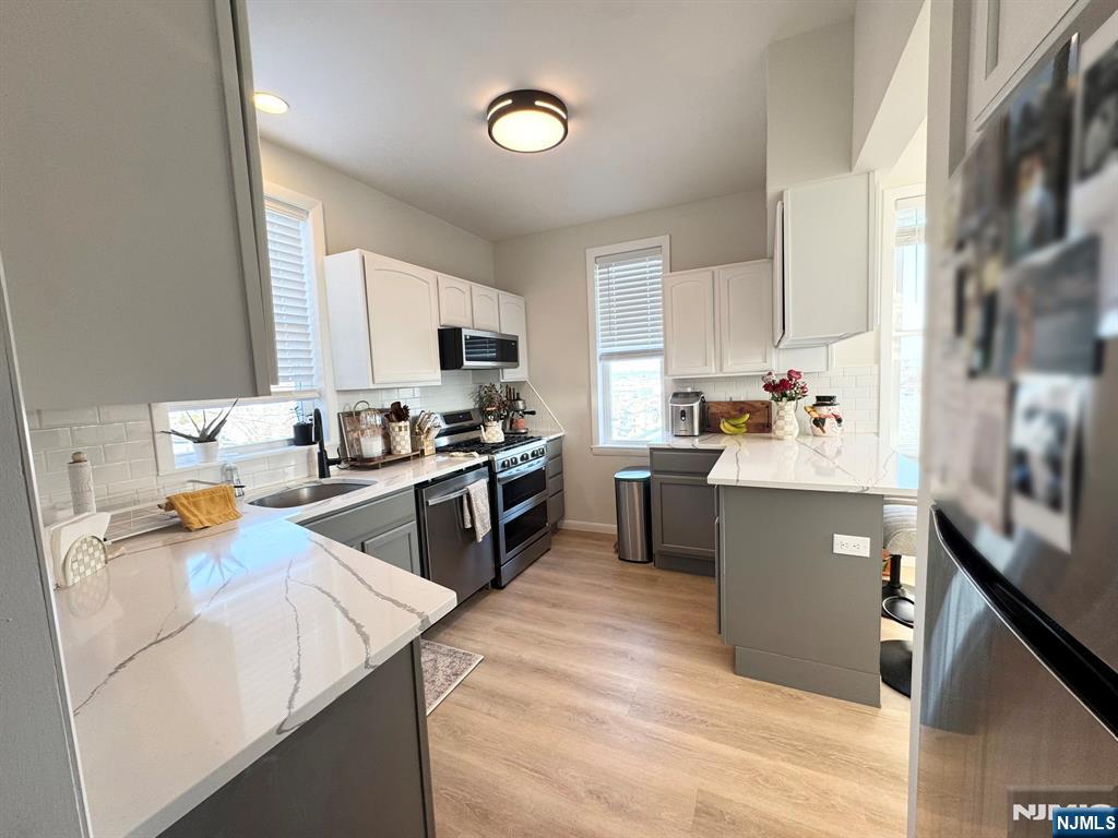 property viewer photo 1
