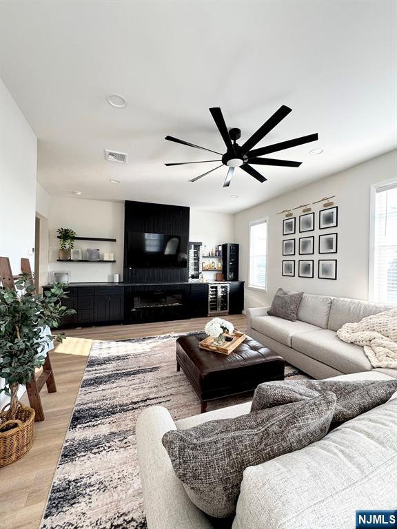 property viewer photo 2