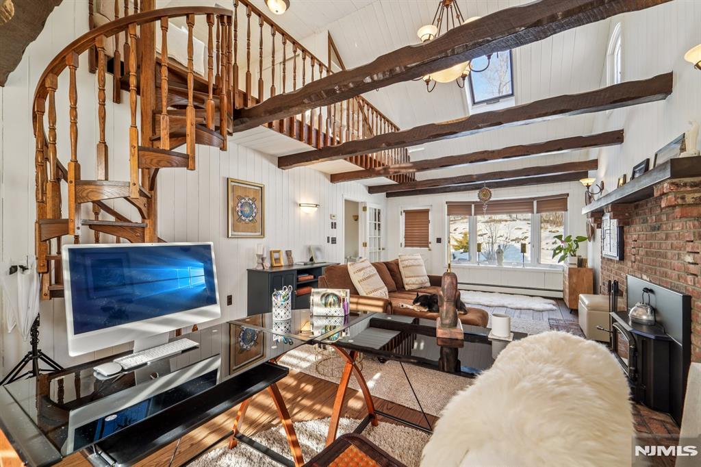 property viewer photo 10