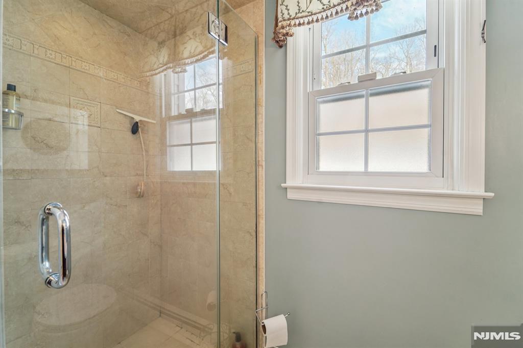 property viewer photo 19