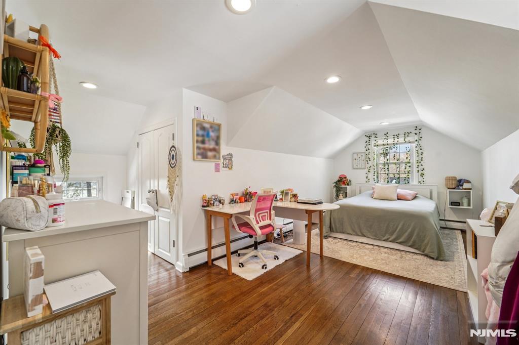 property viewer photo 25