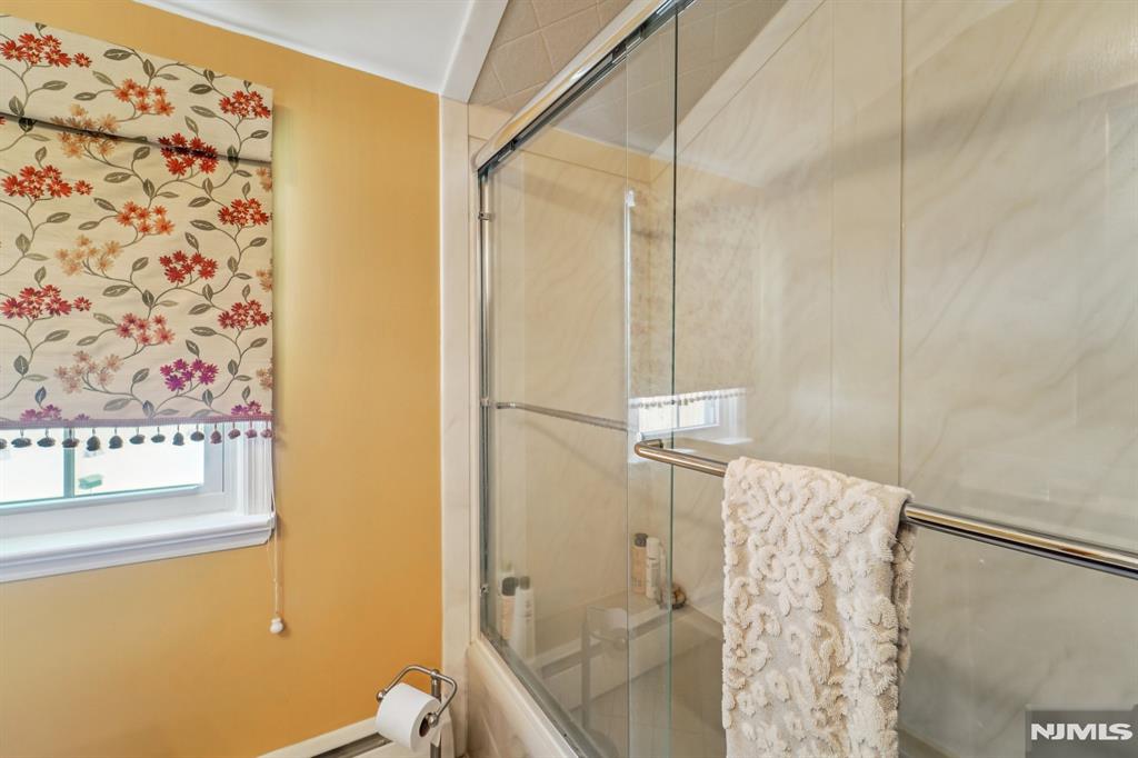 property viewer photo 27