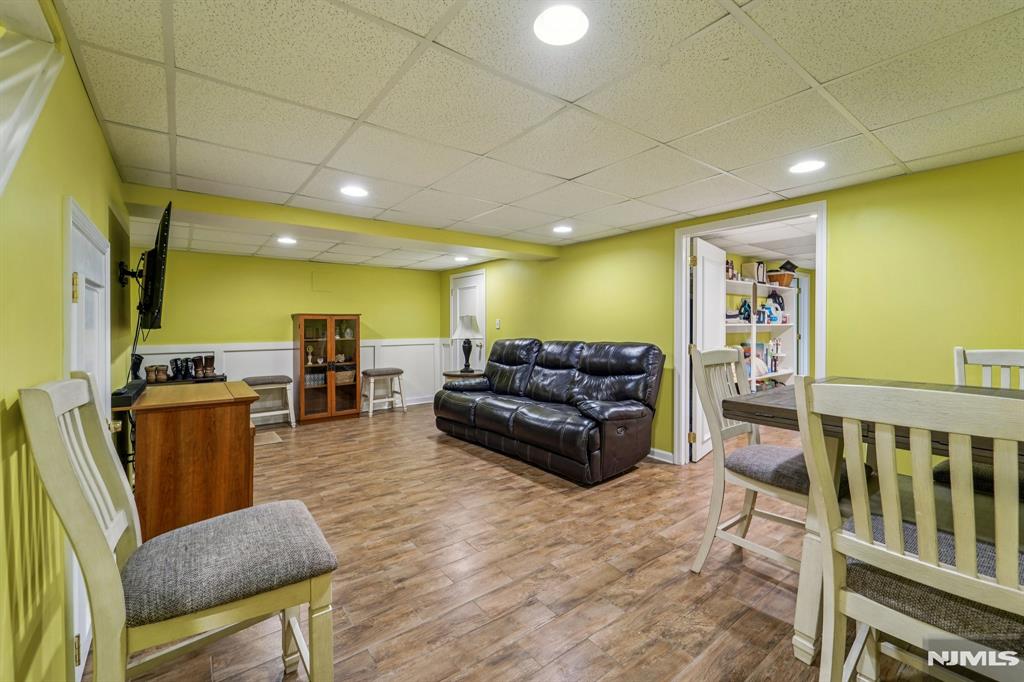 property viewer photo 28