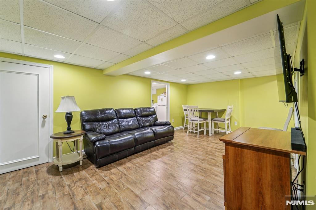 property viewer photo 29