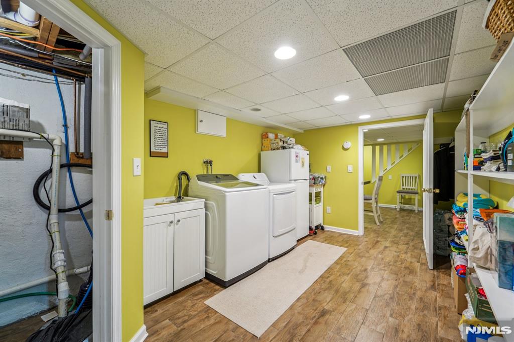 property viewer photo 30