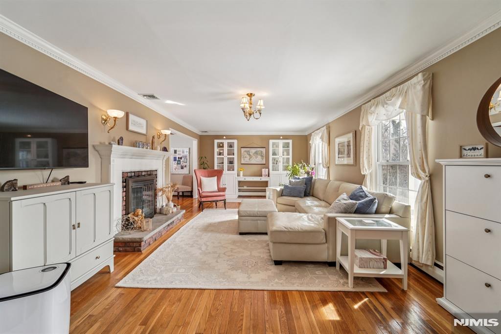 property viewer photo 6